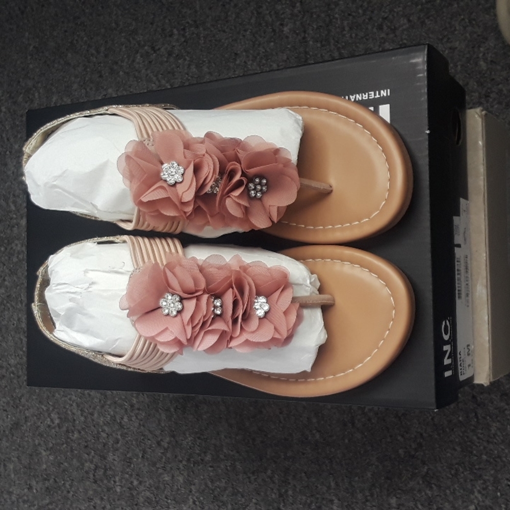 Girls Brand New I.N.C Sandals Sz 1